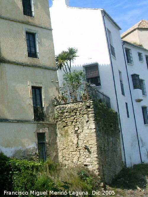 Murallas de Ronda - Murallas de Ronda. Torren al lado del Palacio del Rey Moro