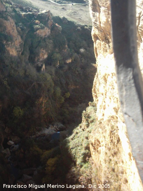 Puente Nuevo - Puente Nuevo. El Tajo desde el puente