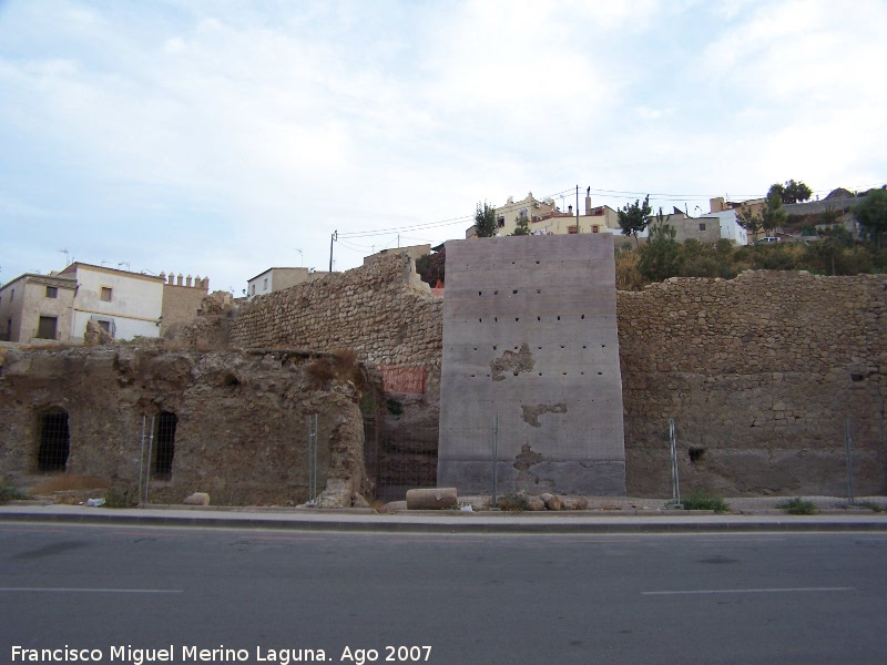 Muralla - Muralla. Muralla de la Calle Rambla