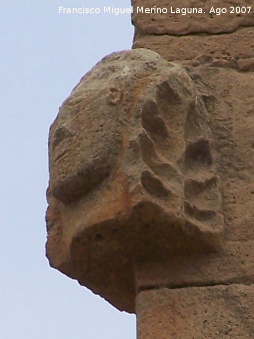 Castillo de Lorca. Torre del Espoln - Castillo de Lorca. Torre del Espoln. Adorno de la esquina