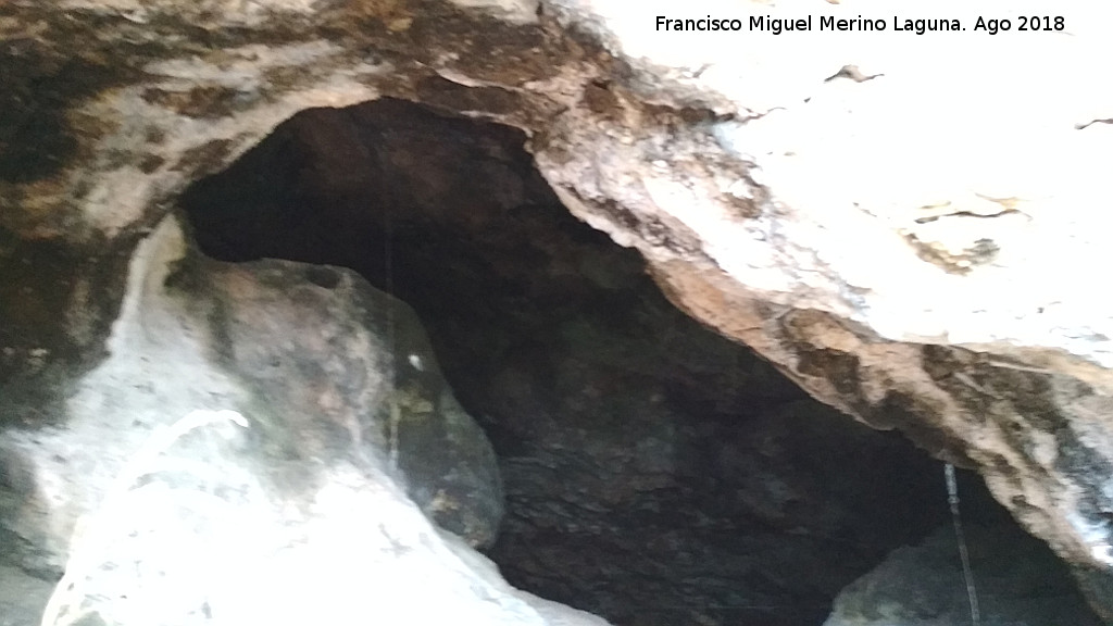 Pinturas rupestres de la Cueva de las Araas del Carabass - Pinturas rupestres de la Cueva de las Araas del Carabass. Interior de la cueva