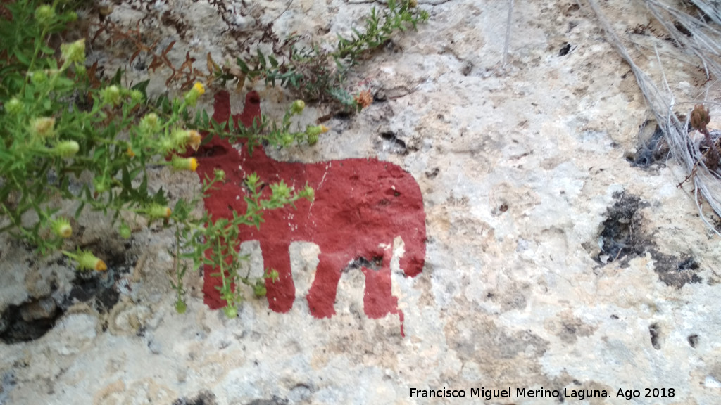 Pinturas rupestres de la Cueva de las Araas del Carabass - Pinturas rupestres de la Cueva de las Araas del Carabass. Graffiti de la pintura en la entrada de la cueva