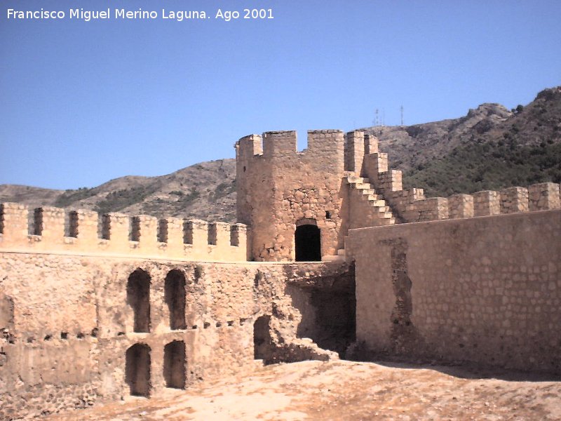Castillo de la Atalaya - Castillo de la Atalaya. Restos de edificaciones