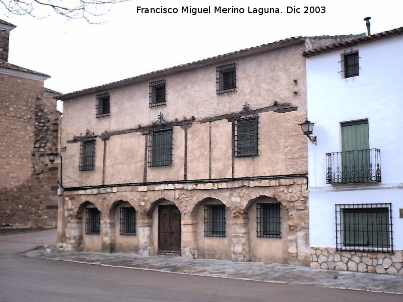 Plaza Enrique Fernndez - Plaza Enrique Fernndez. Restos de soportales en la casa junto al convento