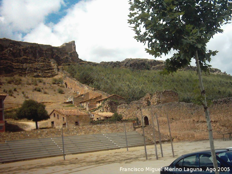 Muralla - Muralla. Intramuros, a la izquierda la Puerta del Rey y en el centro la Puerta de San Bartolom