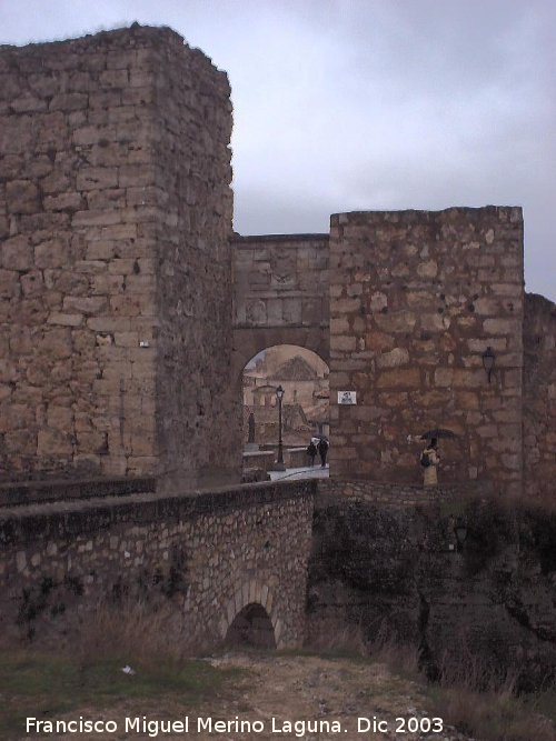 Castillo - Arco de Bezudo - Castillo - Arco de Bezudo. Foso, puente y Arco de Bezudo