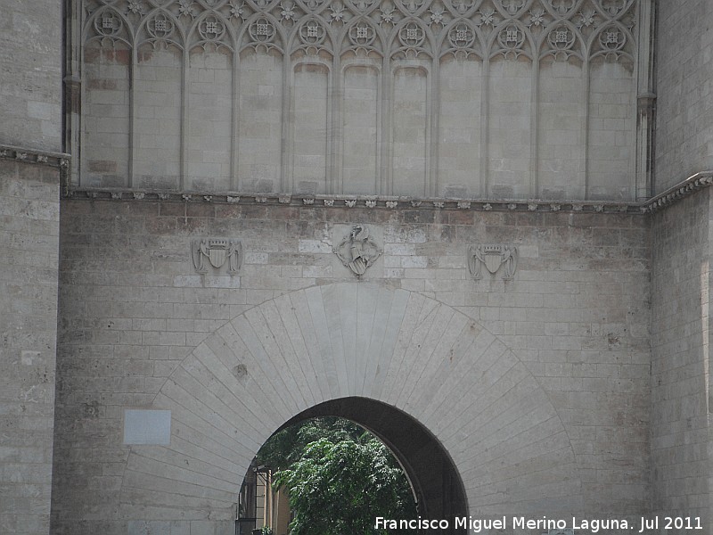 Torres de Serranos - Torres de Serranos. Escudos