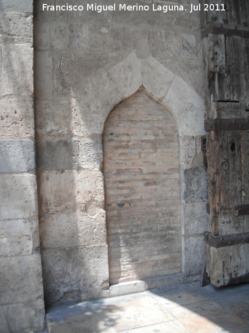 Torres de Serranos - Torres de Serranos. Puerta cegada