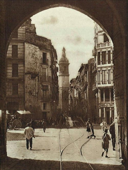 Torres de Serranos - Torres de Serranos. Catedral vista desde la puerta de las Torres de Serrano