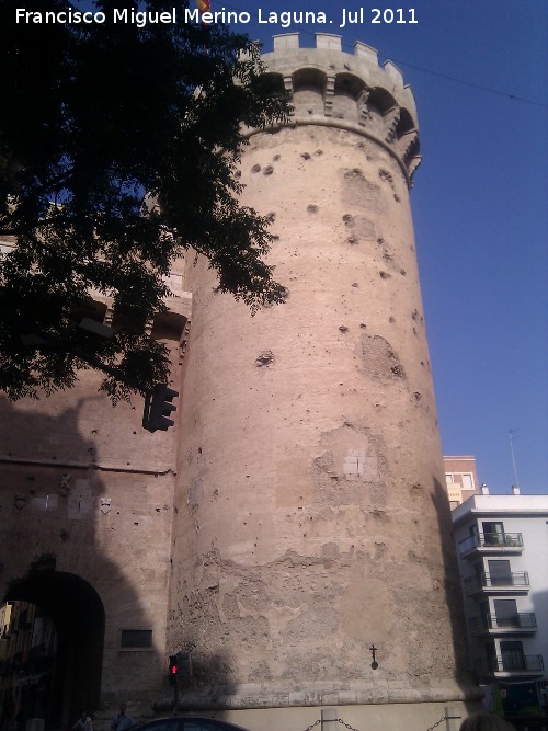 Torres de Quart - Torres de Quart. Restos de caonazos