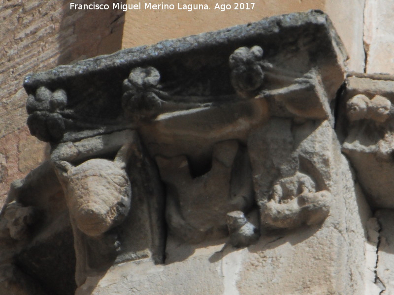 Canecillos - Canecillos. Iglesia de San Pablo - beda