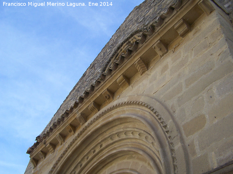 Canecillos - Canecillos. Iglesia de la Santa Cruz - Baeza