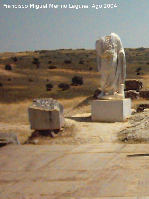 Segbriga. Teatro - Segbriga. Teatro. Estatua