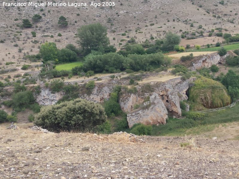 Cueva de Aguas Peas - Cueva de Aguas Peas. Desde el Castil de Griegos