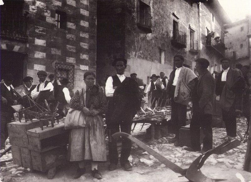 Historia de Atienza - Historia de Atienza. Foto antigua. Mercado agrcola