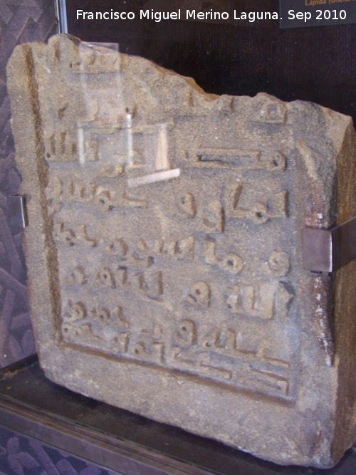 Historia de Alcal la Real - Historia de Alcal la Real. Lpida funeraria precalifal