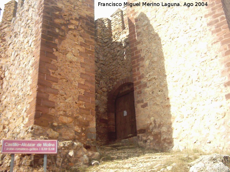 Castillo de Molina de Aragn - Castillo de Molina de Aragn. Puerta de la Torre del Reloj