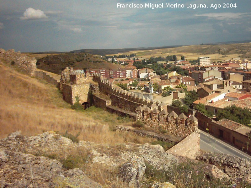 Castillo de Molina de Aragón - Castillo de Molina de Aragón. Murallas del recinto exterior