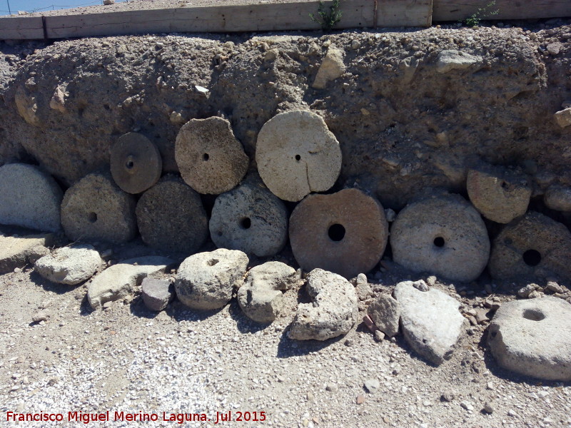 La Mota - La Mota. Piedras de molino