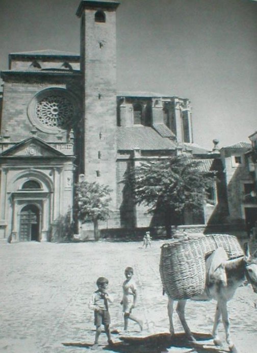 Catedral de Sigenza. Fachada del Mercado - Catedral de Sigenza. Fachada del Mercado. Aos 40