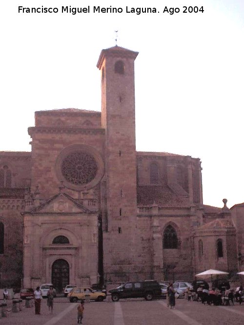 Catedral de Sigenza. Fachada del Mercado - Catedral de Sigenza. Fachada del Mercado. Puerta de Mercado y Torre del Gallo