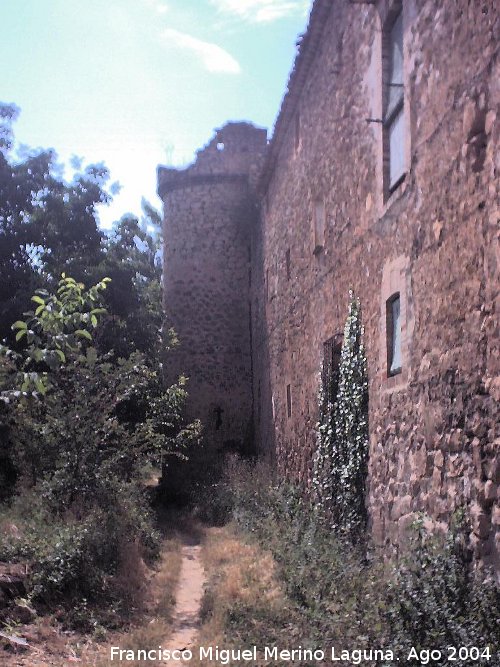 Muralla de Palazuelos - Muralla de Palazuelos. Torren circular