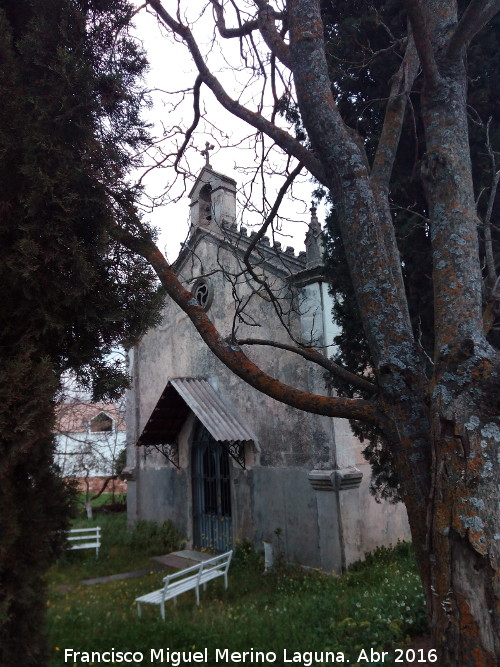 Ermita de la Coronada - Ermita de la Coronada. Entre cipreses