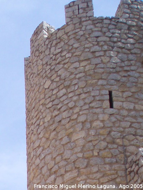 Murallas de Albarracn - Murallas de Albarracn. Torren circular del recinto interno en la Plaza de la Comunidad