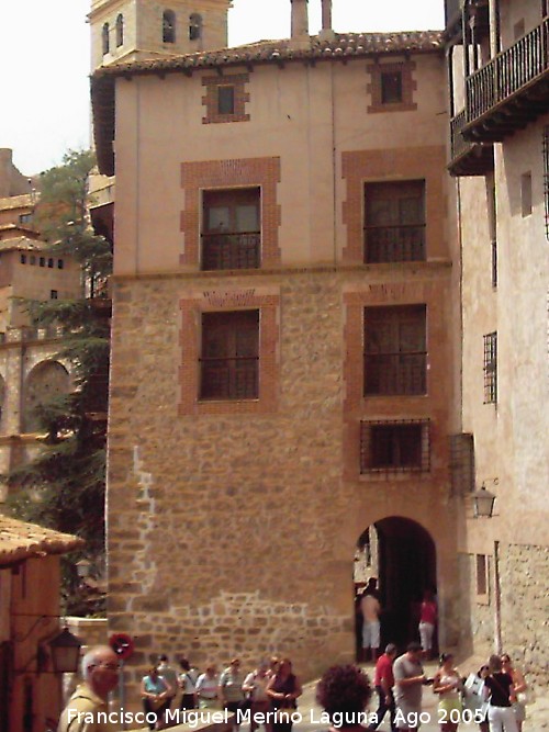 Casa de los Monterde - Casa de los Monterde. Arco de la Calle de la Catedral