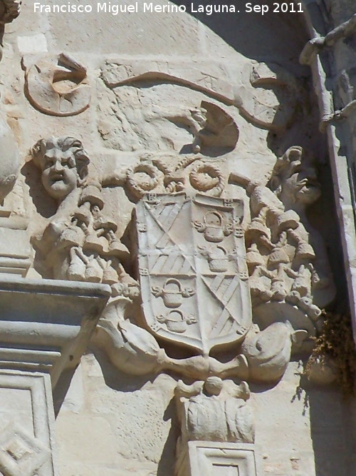 Iglesia de Santa Mara - Iglesia de Santa Mara. Escudo derecho