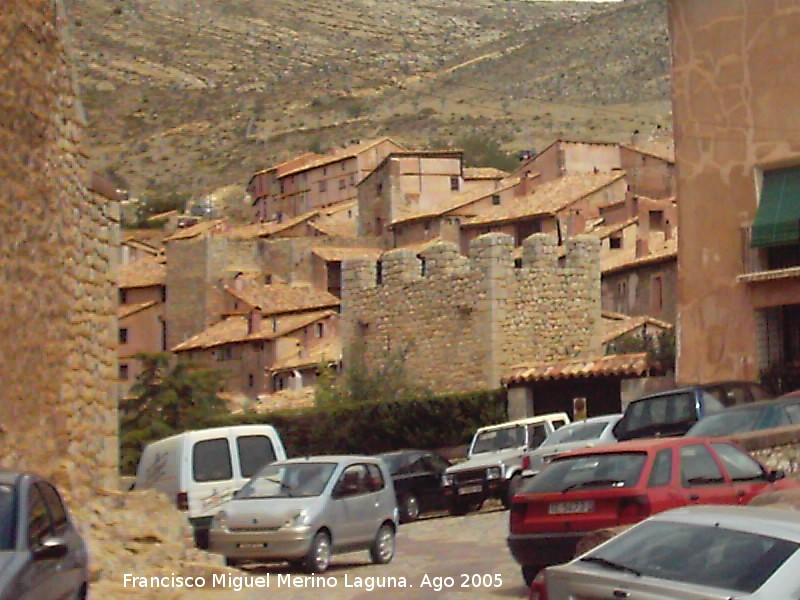 Portal del Agua - Portal del Agua. La torre del Portal del Agua y al fondo la torre del Portal de Molina