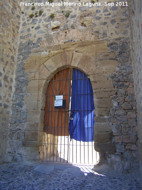 Castillo de Alcaudete - Castillo de Alcaudete. Puerta de acceso