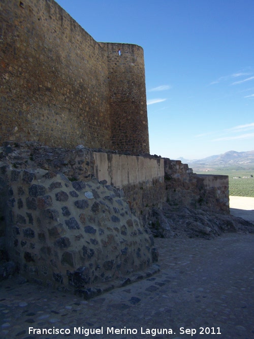 Castillo de Alcaudete - Castillo de Alcaudete. Antemuro