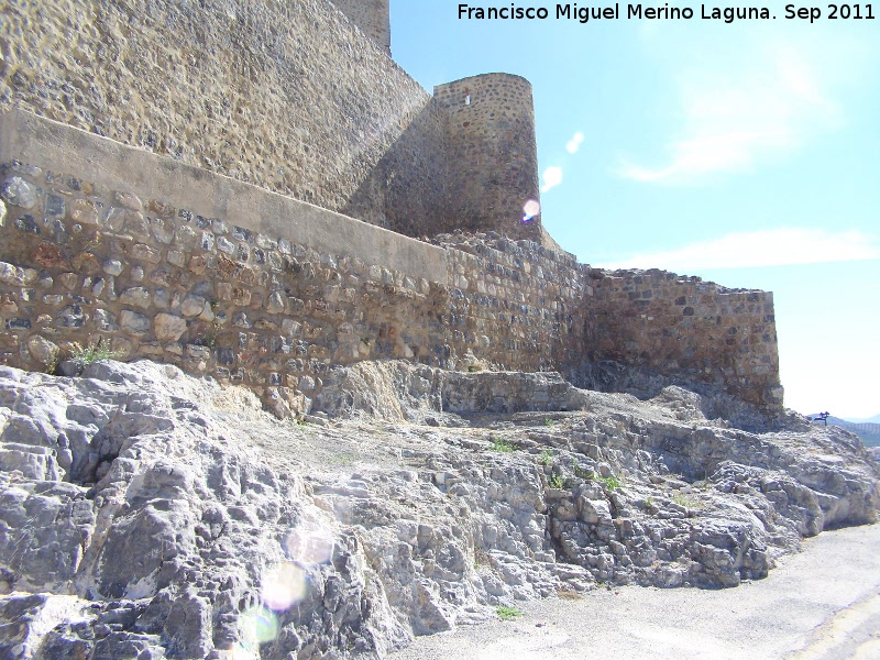 Castillo de Alcaudete - Castillo de Alcaudete. Antemuro y murallas