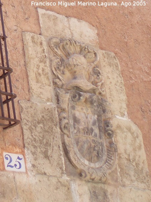 Casa del Barrio de los Palacios n 25 - Casa del Barrio de los Palacios n 25. Escudo