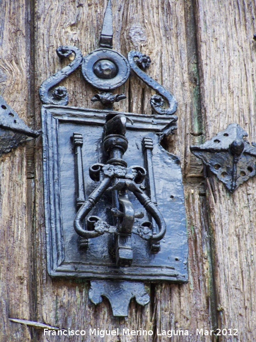 Iglesia de San Pedro - Iglesia de San Pedro. Llamador