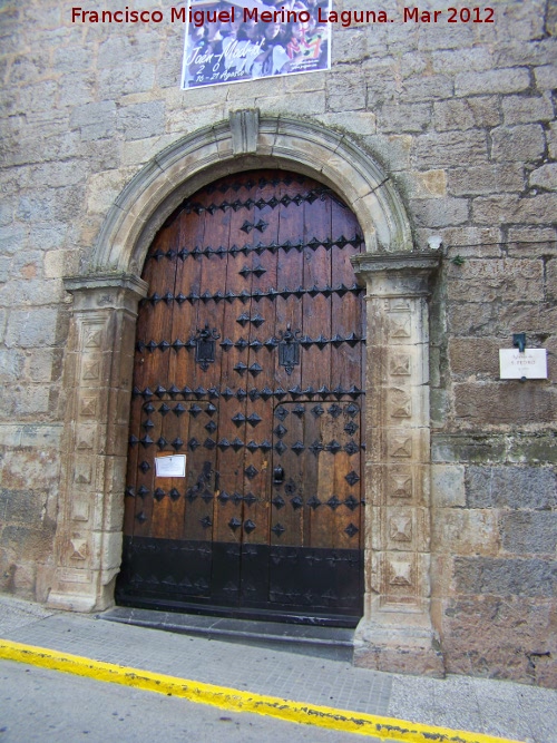 Iglesia de San Pedro - Iglesia de San Pedro. Portada lateral