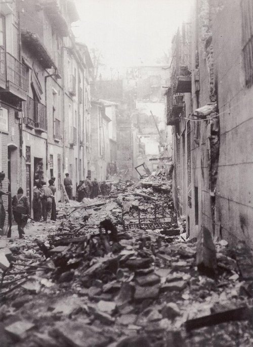 Historia de Toledo - Historia de Toledo. Calle destruida. 19 septiembre 1936