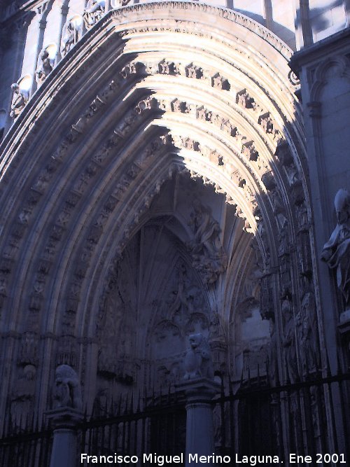 Catedral de Santa Mara - Catedral de Santa Mara. Puerta de los Leones