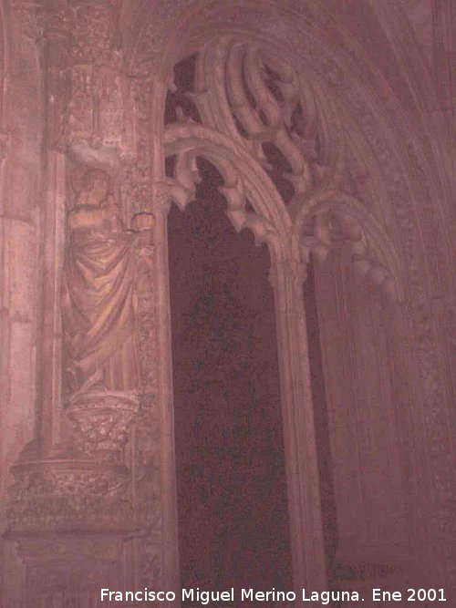 Monasterio de San Juan de los Reyes - Monasterio de San Juan de los Reyes. Ventana del claustro