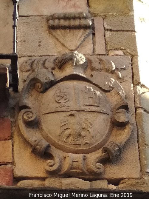 Palacio de los Coello de Portugal - Palacio de los Coello de Portugal. Escudo derecho