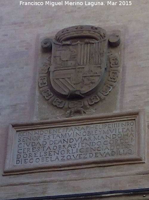 Ayuntamiento de Andjar - Ayuntamiento de Andjar. Escudo e inscripcin izquierda