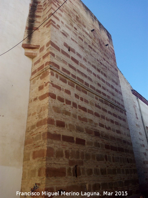 Iglesia de Santiago - Iglesia de Santiago. Saliente de piedra vista