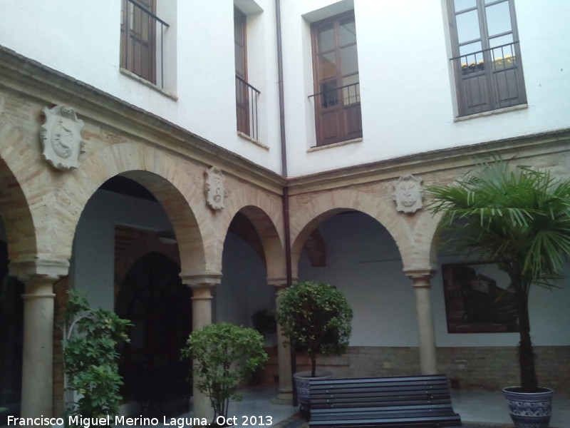 Palacio de los Nios de Don Gome - Palacio de los Nios de Don Gome. Patio