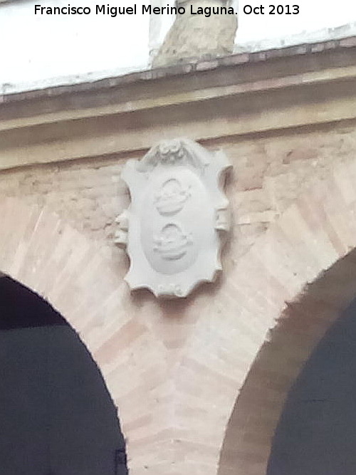 Palacio de los Nios de Don Gome - Palacio de los Nios de Don Gome. Escudo de Guzmn