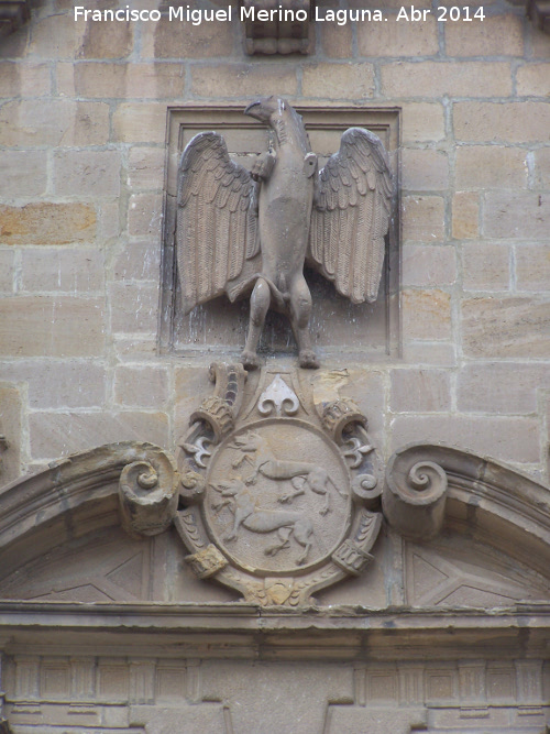 Palacio de los Nios de Don Gome - Palacio de los Nios de Don Gome. Escudo de Crdenas