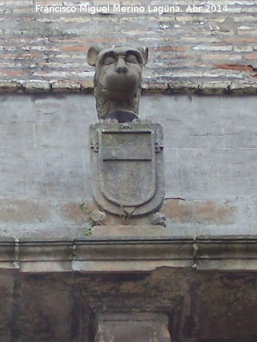 Palacio de los Nios de Don Gome - Palacio de los Nios de Don Gome. Escudo de los Nicuesa