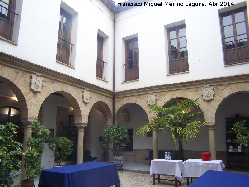 Palacio de los Nios de Don Gome - Palacio de los Nios de Don Gome. Patio