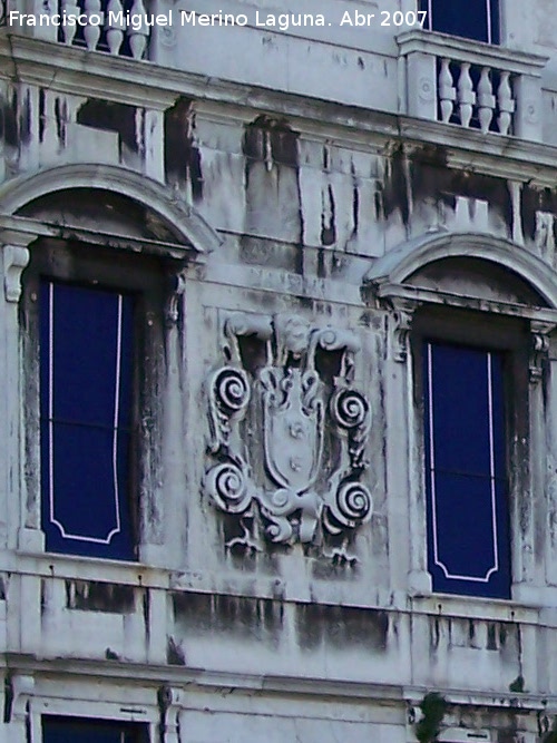 Palacio Mocenigo Nuova - Palacio Mocenigo Nuova. Escudo izquierdo