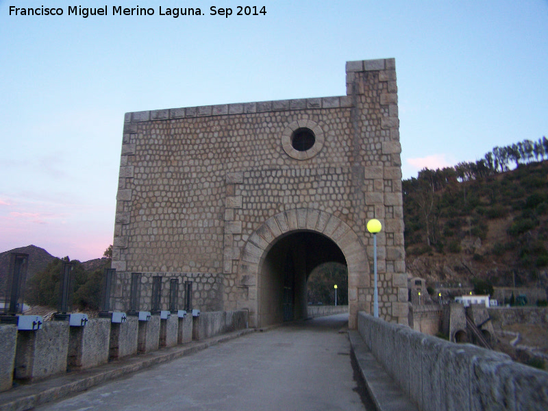 Pantano del Jndula - Pantano del Jndula. Torre mirador